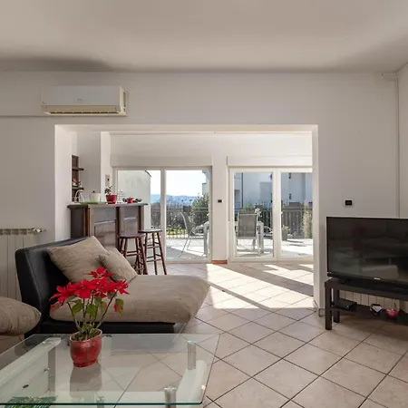 With Parking Space Kostrena, Rijeka - 14285 Апартаменты Кострена