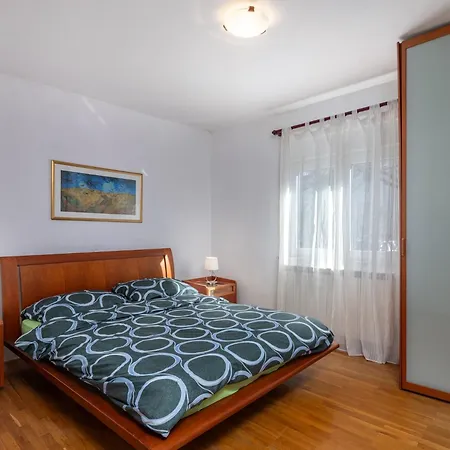 With Parking Space Kostrena, Rijeka - 14285 شقة